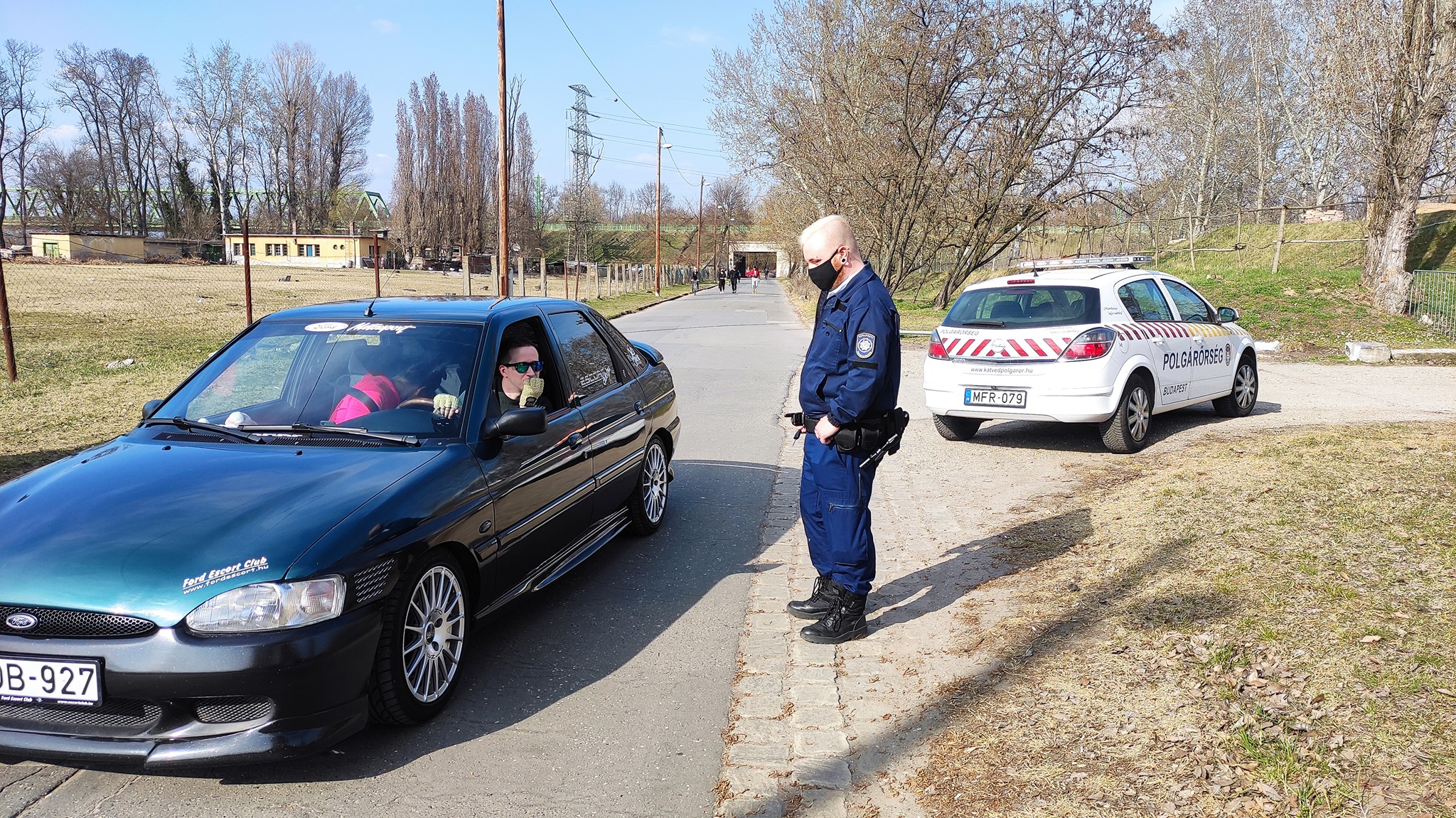 Hétvége, jó idő!
 Sok ember, még több feladat!
 Ott vagyunk, figyelünk és segí...