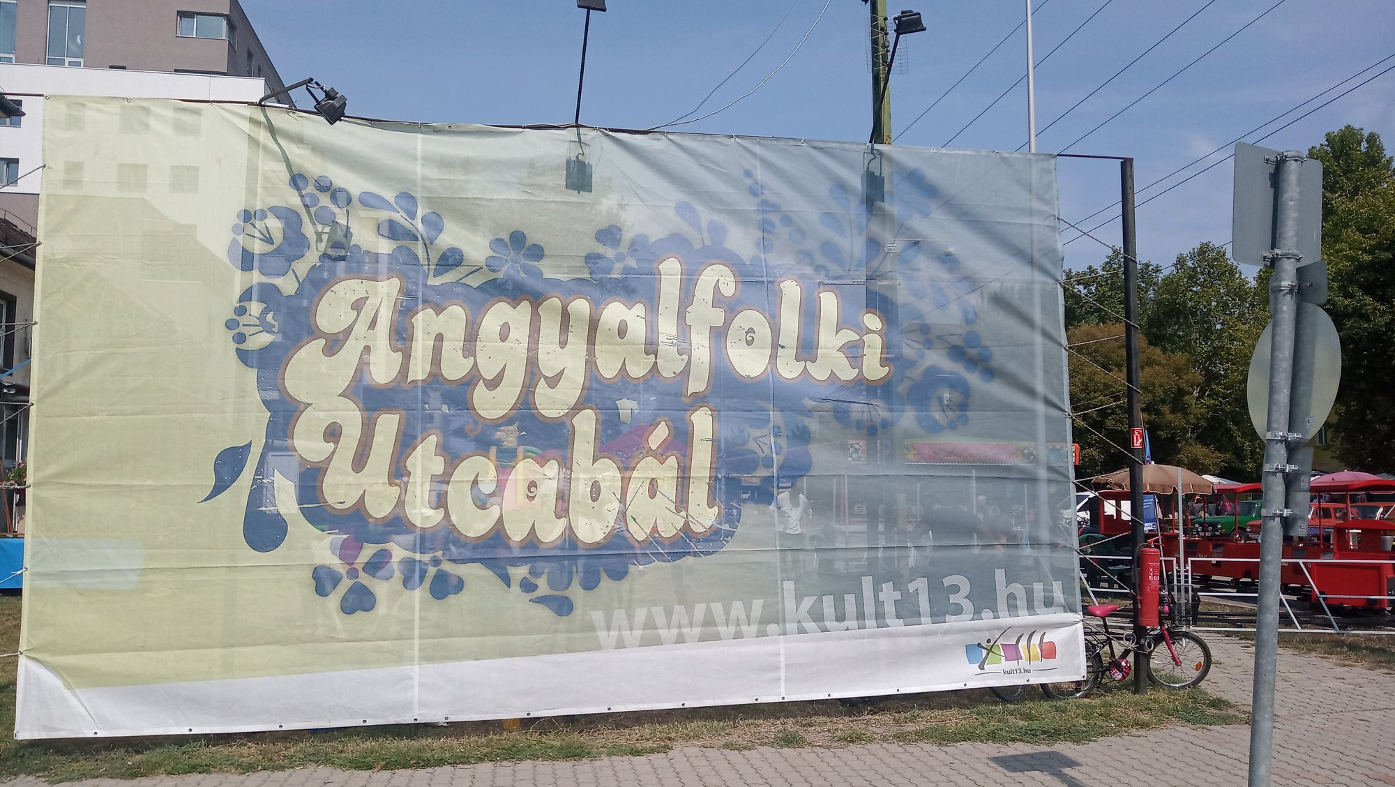 Angyalfolk utcabál – mi mindenhol ott vagyunk, ahol szükség van ránk....