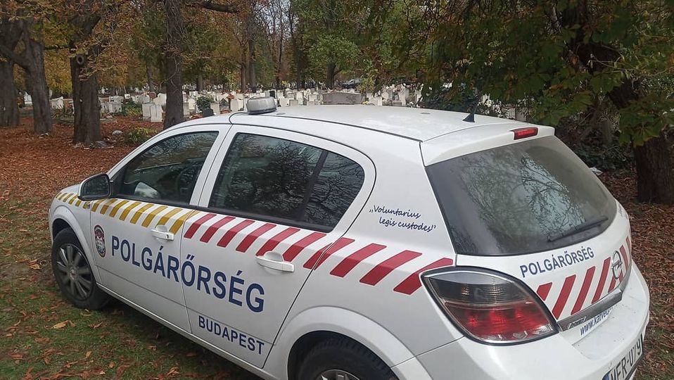 A polgárőrség minden évben kiemelt figyelmet fordít a mindenszentek, a halottak ...